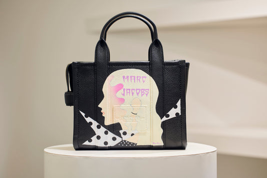 Illustrating Live and customising bag for Marc Jacobs