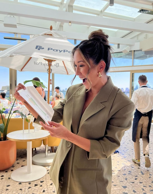 Sarah Darby: Capturing the Energy of Fashion Through Live Illustration